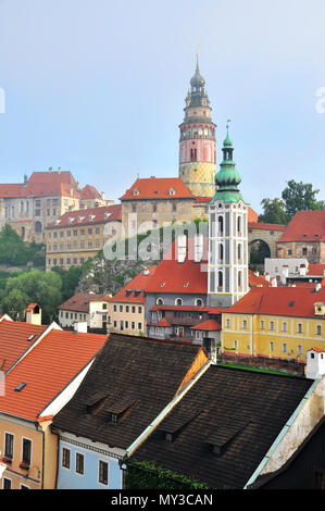 Dächer und Turm der alten Stadt Cesky Krumlov, Tschechische Stockfoto