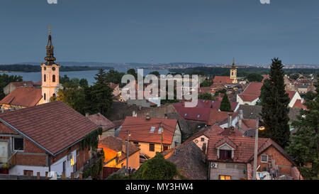 Serbien - Einbruch der Ansicht des Gardos Hügel in der Altstadt von Zemun, eine historische Siedlung am Ufer der Donau in der Stadt Belgrad Stockfoto