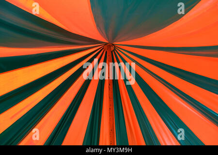 Abstrakte Farbe Hintergrund des Zirkus Zelt. Stockfoto