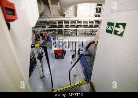 CONSTANTA, Rumänien - 19. MAI 2018: Details aus einem Tug Boat Motor Zimmer Stockfoto