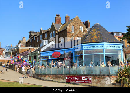 Hunstanton, Geschäfte, Cafés, Eisdielen, Geschäfte girt, Seebad, Stadt, Norfolk. Stockfoto