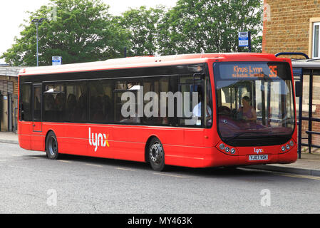 Lynx Bus, Lynx, Rot, öffentlicher Verkehr, Hunstanton zu Kings Lynn, Norfolk, Großbritannien Stockfoto