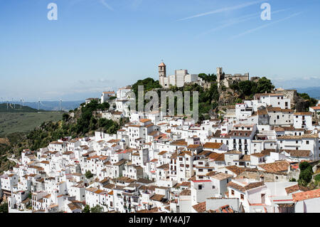 Schönen Andalusischen "Pueblo Blanco" - Weiß getünchte Dorf Casares in der Provinz Malaga, Spanien Stockfoto