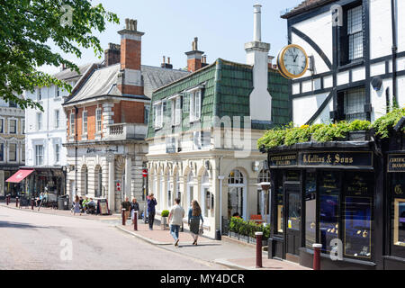 High Street, Royal Tunbridge Wells, Kent, England, Vereinigtes Königreich Stockfoto