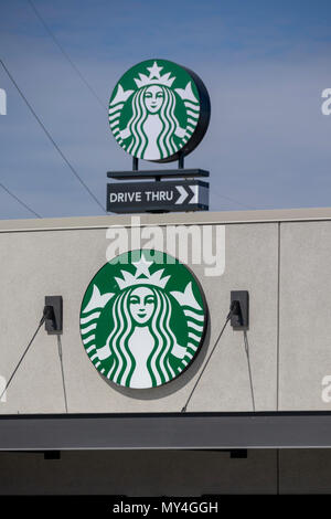 Starbucks Drive Thru Zeichen, Pasco, Washington State, USA Stockfoto