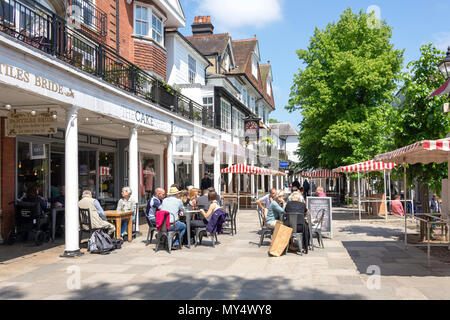 Restaurant im Freien, die Dachpfannen, Royal Tunbridge Wells, Kent, England, Vereinigtes Königreich Stockfoto