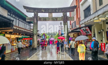 Fukuoka, Fukuoka, China. 6. Juni, 2018. Dazaifu Tenman-gÃ…Â" ist ein Shintō-Schrein in Dazaifu in der Präfektur Fukuoka, Japan. Es ist über das Grab von Sugawara no Michizane (845Ã¢â'¬ 903) erbaut und ist eines der wichtigsten Heiligtümer zu Tenjin, vergöttert Form der Michizane gewidmet. Credit: SIPA Asien/ZUMA Draht/Alamy leben Nachrichten Stockfoto