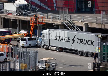 Cardiff, Wales, UK, 6. Juni 2018. Backstage Aktivität vor dem Eröffnungskonzert der Beyonce und Jay-Z Großbritannien und Europa Stadion Tour OTR II im Fürstentum, das Stadion. Credit: Mark Hawkins/Alamy leben Nachrichten Stockfoto