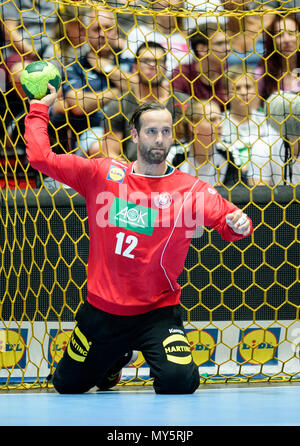 06 Juni 2018, Deutschland, München: Handball, Männer, Länderspiel Deutschland vs Norwegen in der Olympiahalle. Deutschlands Torwart Silvio Heinevetter das Werfen der Kugel. Foto: Matthias Balk/dpa Stockfoto