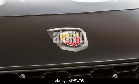 Torino, Italien. 6. Juni 2018. Der Abarth Logo. 2018 Edition von Parco Valentino Auto show hosts Autos vieler Automobilhersteller und Konstrukteure in Valentino Park in Turin, Italien. Credit: Marco Destefanis/Alamy leben Nachrichten Stockfoto