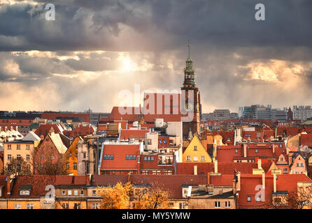 Vogelperspektive vom mathematischen Turm über Universität Wroclaw, historische Hauptstadt von Niederschlesien, Polen, Europa. Stockfoto