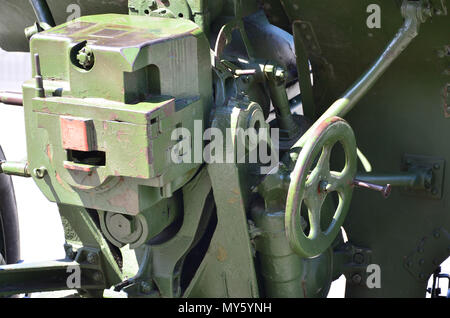 Eine close-up-Mechanismus eines tragbaren Waffen der Sowjetunion der Zweite Weltkrieg, in einem dunklen Grün lackiert Stockfoto