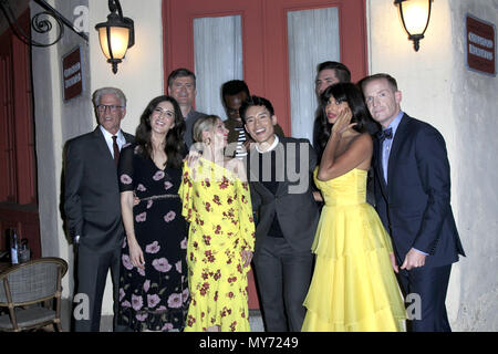 NBC's "Der gute Ort" fyc Screening und Q&A in den Universal Studios Backlot in Universal City, Kalifornien. Mit: Ted Danson, D'Arcy Carden, Jameela Jamil, Kristen Bell, Manny Jacinto, William Jackson Harper, Marc Evan Jackson Wo: Universal City, Kalifornien, USA, wenn: 04. Mai 2018 Credit: Nicky Nelson/WENN.com Stockfoto