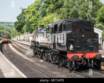 BR 2-6-4T Standard Tank 80136 bei Grosmont Station. Gestaltet von Robert Rätsel diese Lok ist einer von 155 zwischen 1951 und 1956 erbaut. Stockfoto