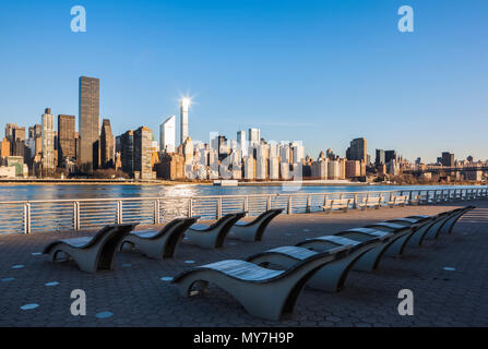 Skyline von Manhattan, Ansicht von Long Island City, Manhattan, New York City, New York, USA Stockfoto