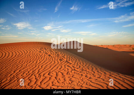 Sonnenuntergang über den Sanddünen Dubai Desert Conservation Reserve Stockfoto