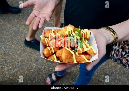 Halloumi Pommes an der Street Food Festival im Alexandra Palace London UK 2018 Stockfoto