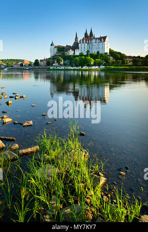 Burgberg mit Dom und Albrechtsburg ist in der Elbe, Meissen, Sachsen, Deutschland wider Stockfoto