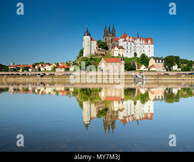 Burgberg mit Dom und Albrechtsburg ist in der Elbe, Meissen, Sachsen, Deutschland wider Stockfoto