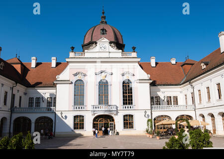 GODOLLO, Ungarn - 22. APRIL 2018: Der Königliche Palast in Godollo der bevorzugte Sommersitz der Habsburger Prinzessin Elizabeth und ihr Mann Franz Josep Stockfoto