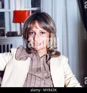 Prinzessin Angela von Hohenzollern nach der Scheidung von Prinz Ferfried in München, Deutschland 1975. Prinzessin Angela von Hohenzollern nach der Scheidung von Prinz Ferfried von Hohenzollern in München, Deutschland 1975. Stockfoto