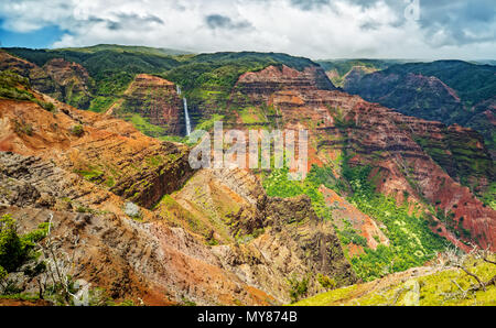 Waipoo fällt in Waimea Canyon, Kauia, Hawaii Stockfoto