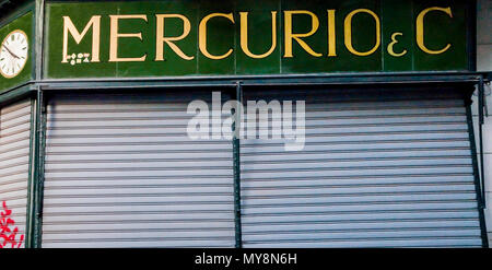 PALERMO - 10. Juni: ein Geschäft in den Straßen der Altstadt, Palermo, Italien, Juni 10,2013. Stockfoto