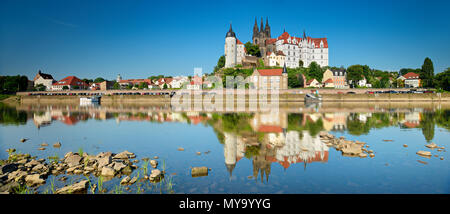 Burgberg mit Dom und Albrechtsburg ist in der Elbe, Meissen, Sachsen, Deutschland wider Stockfoto