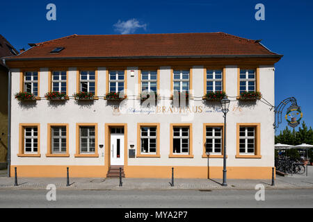 Restaurant Schwetzinger Brauhaus zum Ritter, Schlossplatz, Schwetzingen, Kurpfalz, Baden-Württemberg, Deutschland Stockfoto