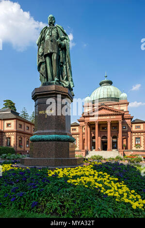 Kaiser-Wilhelms-Bad, Statue von Kaiser Wilhelm I., bronze Denkmal, Kurpark, Bad Homburg, Hessen, Deutschland Stockfoto