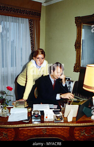 Michael Prinz von Preußen mit Ehefrau Brigitta, Deutschland 1981. Michael Prinz von Preußen Mit seiner Frau Brigitte, Deutschland 1981. Stockfoto