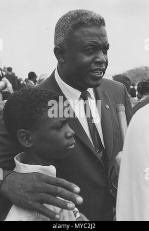 28. August 1963 die bürgerlichen Rechte Marsch auf Washington, D.C. [ehemaligen nationalen Baseball League player, Jackie Robinson mit seinem Sohn.] Stockfoto