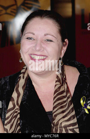 19 Okt 2000, Los Angeles, Kalifornien, USA - - - camryn Manheim an die Berühmtheit, die Eröffnung von "König der Löwen" (das Spiel). 10/19/00 - Los Angeles, CA -- Bild von: © MichelB/USACamryn Manheim Red Carpet Event, Vertikal, USA, Filmindustrie, Prominente, Fotografie, Bestof, Kunst, Kultur und Unterhaltung, Topix Prominente Fashion/Vertikal, Besten, Event in Hollywood Leben - Kalifornien, Roter Teppich und backstage, USA, Film, Stars, Film Stars, TV Stars, Musik, Promis, Fotografie, Bestof, Kunst, Kultur und Unterhaltung, Topix, vertikal, eine Person, Anfrage tsuni@G Stockfoto