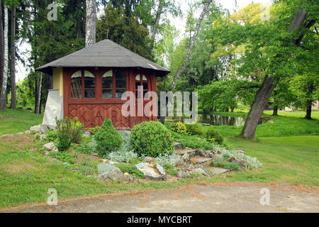 Holz Pavillon im Schlossgarten Stockfoto