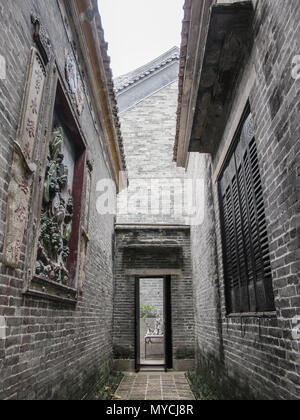 Gasse in großen chinesischen traditionellen Haus Stockfoto