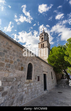 Seitliche Sicht auf das Kloster Unserer Lieben Frau von Schnee in Cavtat, Kroatien. Stockfoto