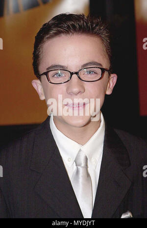 19 Okt 2000, Los Angeles, Kalifornien, USA --- Frankie Muniz an die Berühmtheit, die Eröffnung von "König der Löwen" (das Spiel). 10/19/00 - Los Angeles, CA -- Bild von: ©. /USAFrankie Muniz Red Carpet Event, Vertikal, USA, Filmindustrie, Prominente, Fotografie, Bestof, Kunst, Kultur und Unterhaltung, Topix Prominente Fashion/Vertikal, Besten, Event in Hollywood Leben - Kalifornien, Roter Teppich und backstage, USA, Film, Stars, Film Stars, TV Stars, Musik, Promis, Fotografie, Bestof, Kunst, Kultur und Unterhaltung, Topix, vertikal, eine Person, Anfrage tsuni @ Gamma-USA Stockfoto