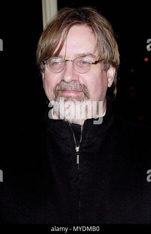 10 Okt 2000, Los Angeles, Kalifornien, USA --- Matt Groening im "The Ladies Man" Premiere. 10.10.00 - Los Angeles, CA -- Bild von: ©. /USAMatt Gröning Red Carpet Event, Vertikal, USA, Filmindustrie, Prominente, Fotografie, Bestof, Kunst, Kultur und Unterhaltung, Topix Prominente Fashion/Vertikal, Besten, Event in Hollywood Leben - Kalifornien, Roter Teppich und backstage, USA, Film, Stars, Film Stars, TV Stars, Musik, Promis, Fotografie, Bestof, Kunst, Kultur und Unterhaltung, Topix, vertikal, eine Person, Anfrage tsuni@Gamma-USA.com, headshot, Porträt Stockfoto