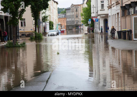 Überflutete Straße, Gera, Deutschland, 3. Juni 2016. Stockfoto