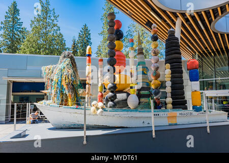 Douglas Coupland's Vortex, Kunststoff Bewusstsein kunst Installation, Vancouver Aquarium, Stanley Park, Vancouver, British Columbia, Kanada. Stockfoto