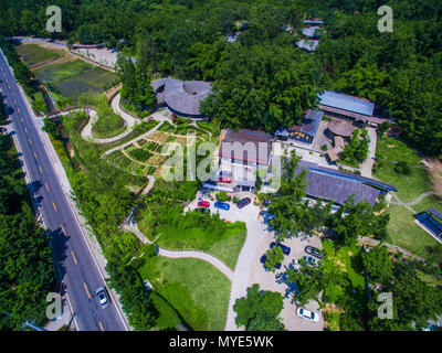 Chengdu Chengdu, China. 6. Juni, 2018. Chengdu, China, 6. Juni 2018: Die Daoming Dorf gut ist - für Bambus Kunst in Chengdu, Provinz Sichuan im Südwesten Chinas. Credit: SIPA Asien/ZUMA Draht/Alamy leben Nachrichten Stockfoto