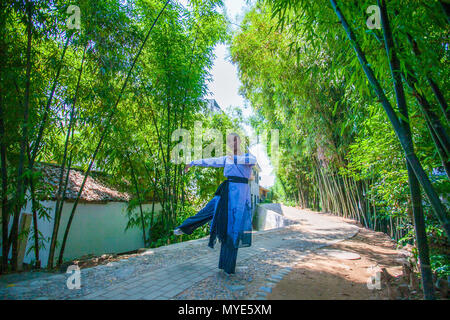 Chengdu Chengdu, China. 6. Juni, 2018. Chengdu, China, 6. Juni 2018: Die Daoming Dorf gut ist - für Bambus Kunst in Chengdu, Provinz Sichuan im Südwesten Chinas. Credit: SIPA Asien/ZUMA Draht/Alamy leben Nachrichten Stockfoto