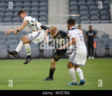 Los Angeles, CA, USA. 6. Juni, 2018. Los Angeles FC Verteidiger Calum Mallace #16 Versuch, einen Kick auf Ziel während der Los Angeles Football Club vs Fresno FC am Stadion Banc von Kalifornien in Los Angeles, Ca am 6. Juni 2018. Jevone Moore Quelle: CSM/Alamy leben Nachrichten Stockfoto
