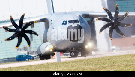 07 Juni 2018, Deutschland, Wunstorf: Eine deutsche Luftwaffe Airbus A 400 M in Wunstorf Airbase in der Nähe von Hannover. Foto: Julian Stratenschulte/dpa Stockfoto