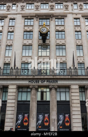 London, Großbritannien. 7 Jun, 2018. House of Fraser, die High Street Einzelhändler zu schließen Es der Londoner Oxford Street Store mit dem Verlust von über 6.000 Arbeitsplätzen in 31 Filialen im ganzen Land. Umstrukturierung durch die chinesischen Eigentümer. Hohe Mieten für Räume und Preise sowie eine Abwertung des Pfund gegenüber anderen Währungen und zum Shopping im Internet sind alle Ursachen in den Untergang der Einzelhandelskette. Quelle: Steve Hawkins Fotografie/Alamy leben Nachrichten Stockfoto