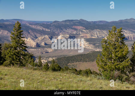 Blick auf Steamboat Rock und Jenny Lind Rock im Dinosaur National Park, Colorado. Stockfoto