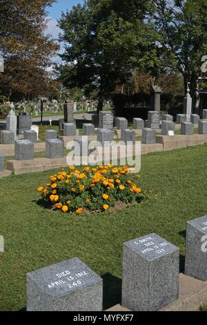 Halifax, Nova Scotia, Kanada: Fairview Rasen Friedhof ist die Grabstätte für 150 Opfer der Untergang der RMS Titanic am 14. April 1912. Stockfoto