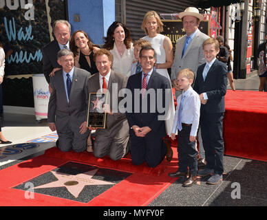 Farrell wird geehrt mit einem Stern auf dem Hollywood Walk of Fame in Los Angeles. Match 24, 2015. Wird Farrell Star 018, Familie, wird Farrell Star 018, Familie, Veranstaltung in Hollywood Leben - Kalifornien, Red Carpet Event, USA, Filmindustrie, Prominente, Fotografie, Bestof, Kunst, Kultur und Unterhaltung, Topix prominente Mode, Besten, Hollywood Leben, Event in Hollywood Leben - Kalifornien, Film Stars, TV Stars, Musik, Promis, Topix, Bestof, Kunst, Kultur und Unterhaltung, Fotografie, Anfrage tsuni@Gamma-USA.com, Kredit Tsuni/USA, ausgezeichnet mit einem Stern auf dem Hollywood Wal Stockfoto