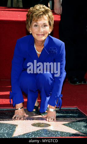 Richter Judy Sheindlin 10. Saison Feier und Stern auf dem Hollywood Walk of Fame in Los Angeles. 14. Februar 2006. - 02 JudgeJudySheindlin star.jpg 02 JudgeJudySheindlin Star Event in Hollywood Leben - Kalifornien, Red Carpet Event, USA, Filmindustrie, Prominente, Fotografie, Bestof, Kunst, Kultur und Unterhaltung, Topix prominente Mode, Besten, Hollywood Leben, Event in Hollywood Leben - Kalifornien, Film Stars, TV Stars, Musik, Promis, Topix, Bestof, Kunst, Kultur und Unterhaltung, Fotografie, Anfrage tsuni@Gamma-USA.com, Kredit Tsuni/USA, Ho Stockfoto