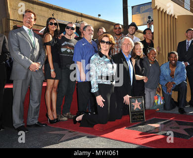 James Cameron cast Avatar Zoe Saldana Sam Worthington + Arnold Schwarzenegger Sigourney Weaver - James Cameron geehrt mit einem Stern auf dem Hollywood Walk of Fame in Los Angeles. Der Stern ist vor dem ägyptischen Theater. 11 James Cameron cast Avatar 11 Veranstaltung in Hollywood Leben - Kalifornien, Red Carpet Event, USA, Filmindustrie, Prominente, Fotografie, Bestof, Kunst, Kultur und Unterhaltung, Topix prominente Mode, Besten, Hollywood Leben, Event in Hollywood Leben - Kalifornien, Film Stars, TV Stars, Musik, Promis, Topix, Bestof, Kunst, Kultur und Unterhaltung, Stockfoto
